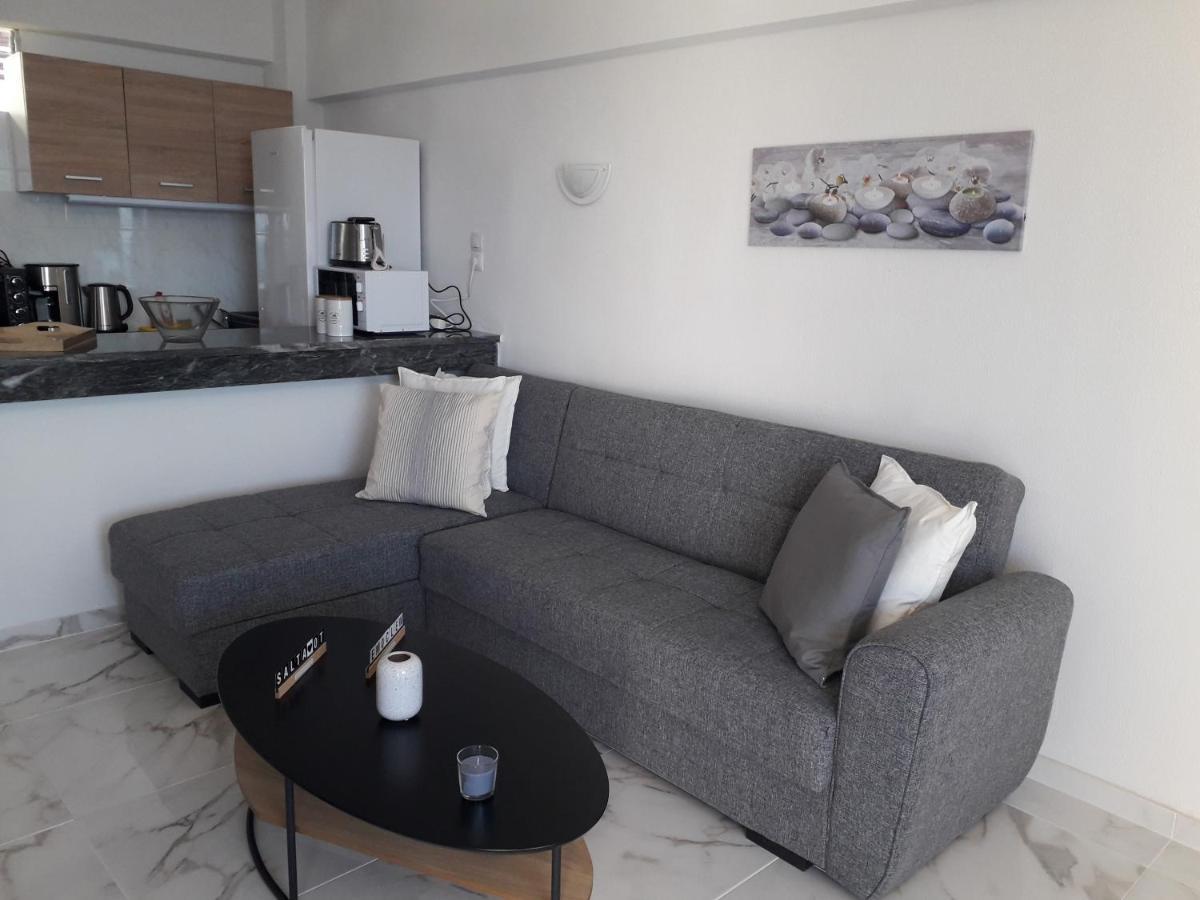 Atlas Apartment With Private Beach And Seaview 루트라키 외부 사진